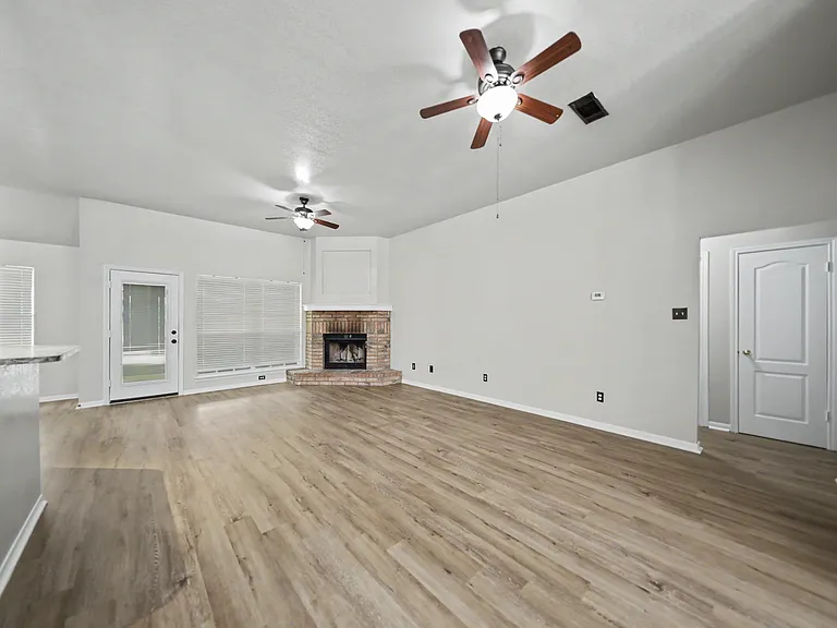 616 Man O War Dr — Photo 10