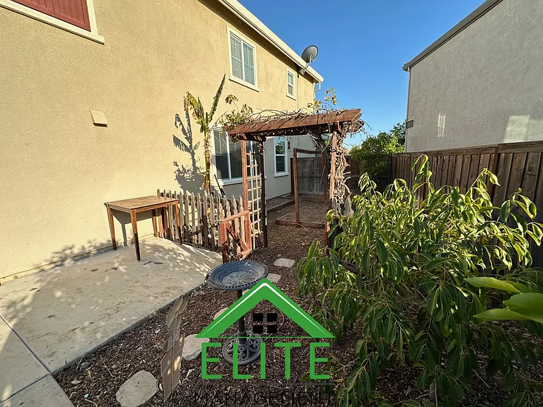 2551 Chuck Yeager Cir — Photo 20