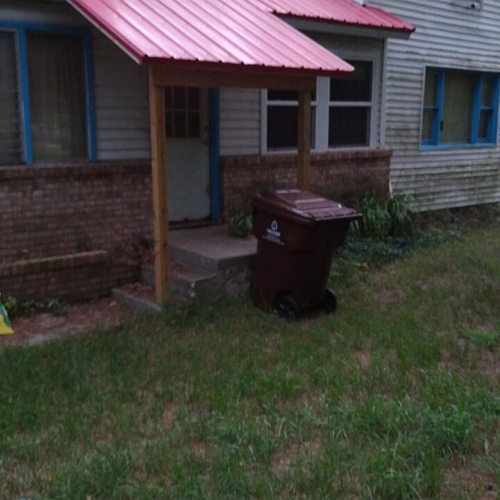 2nd image of 18987 Eleven Mile Rd