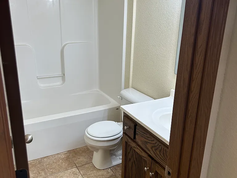 109 SE D Hwy #B — Photo 2