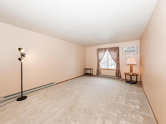 5th image of 565 Slinger ROAD #C-3