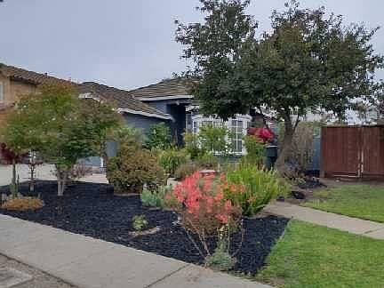 2nd image of 1939 Newcastle Dr