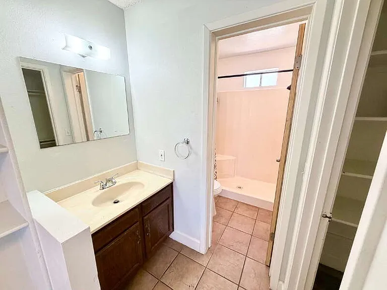846 N Revere #202 — Photo 6