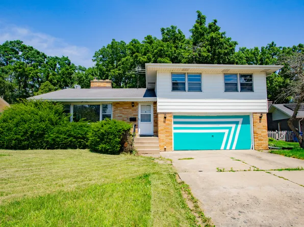 82 Nordigan Dr, Waukegan, IL 60087