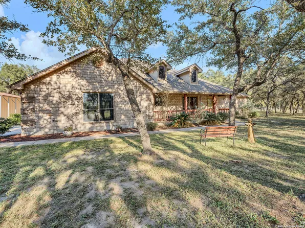 212 LEGACY TRAIL DR, La Vernia, TX 78121