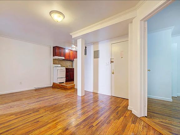 3rd image of 205 E 4th St APT 1