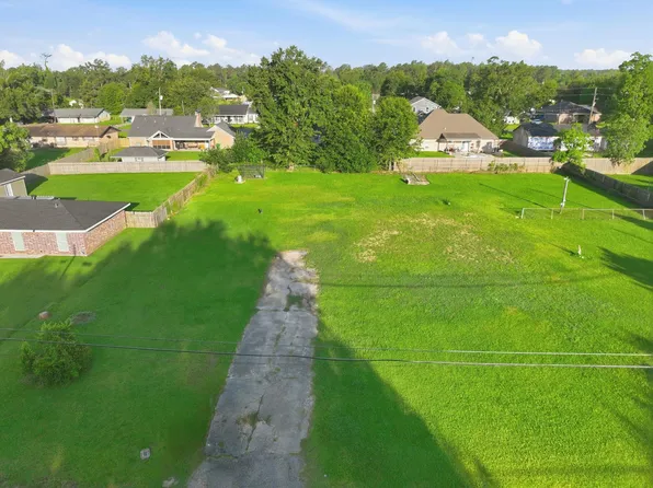 2967 Davis Rd, Westlake, LA 70669