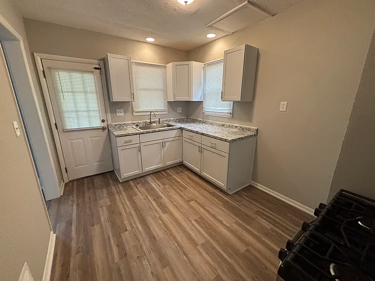 3524 Leybourn Ave — Photo 6