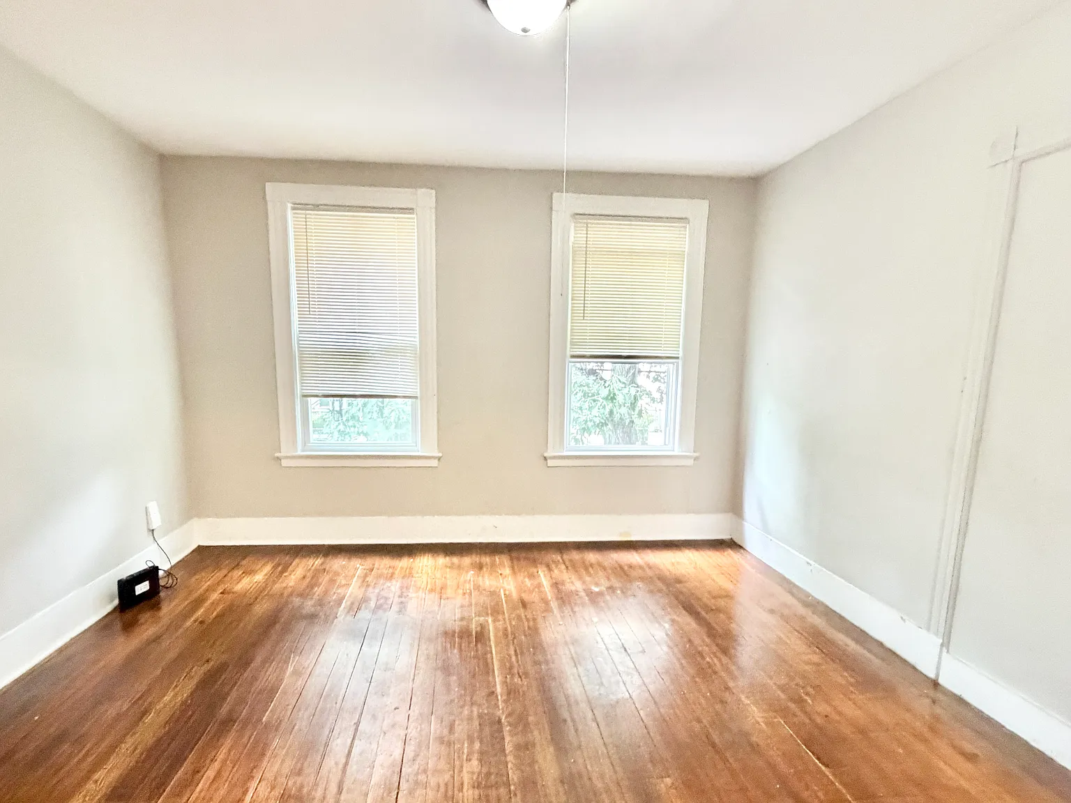 4 bed, 1350 sqft, $2,150 — Photo 4
