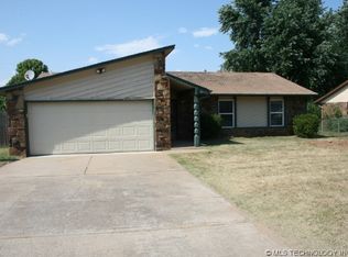 8817 E 133rd Pl S, Bixby, OK 74008