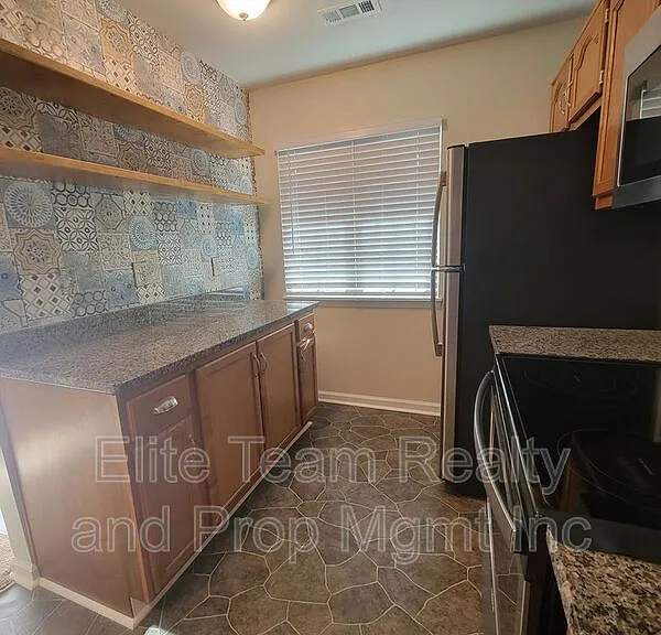 3811 Mosscroft Ln — Photo 6