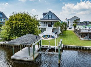 4024 4th St, Surf City, NC 28445