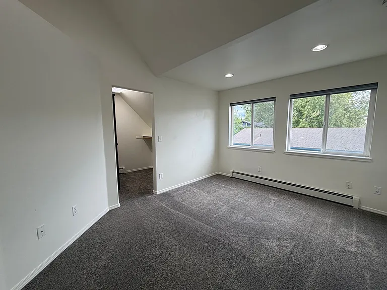 2323 E 68th Ave — Photo 11