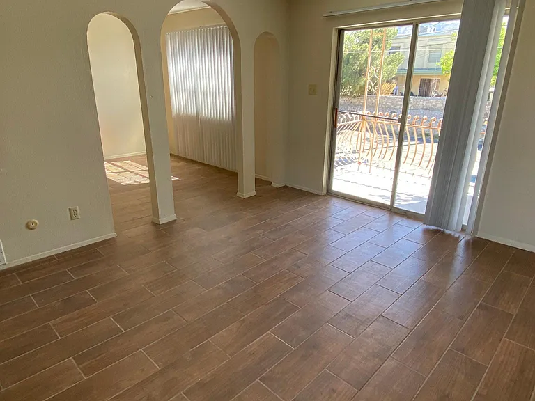 Alto Mesa Apartments — Photo 22