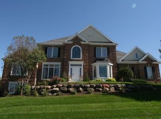 1221 Redan Dr, Verona, WI 53593