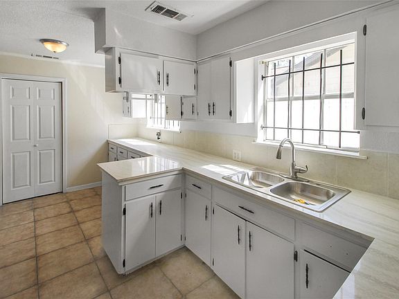 3rd image of 10322 Nold Dr