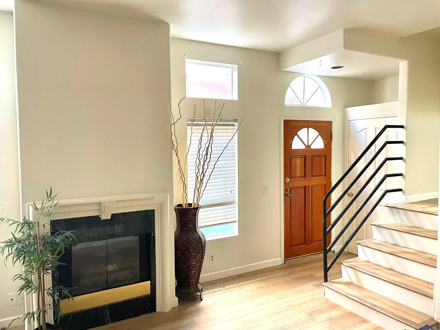 7267 Corbin Ave — Photo 1