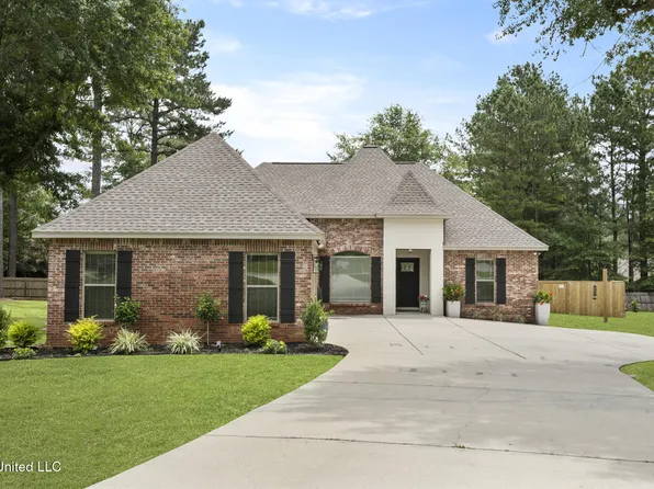 25 S Bridle Bnd, Hattiesburg, MS 39402