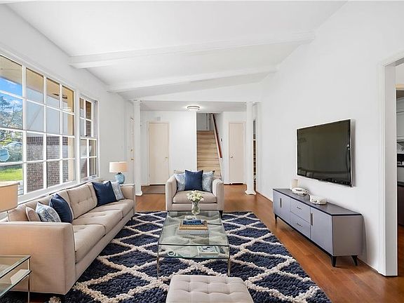 3rd image of 4955 Springfield Dr