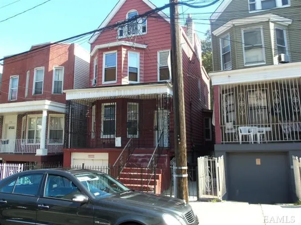 2738 Creston Ave, Bronx, NY 10468