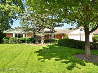 700 Woodmere Ln, Glenview, IL