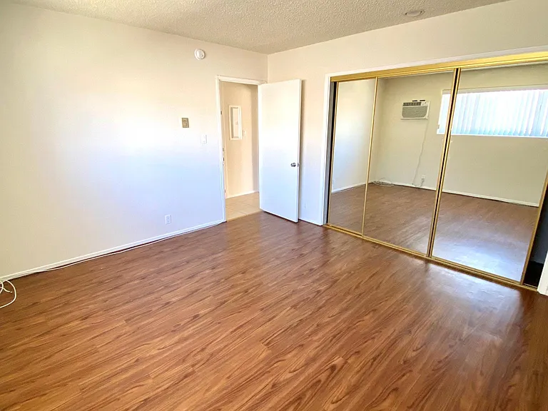 1449 Rexford Dr #5 — Photo 6