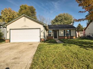 927 Washington Cove Way, Indianapolis, IN 46229
