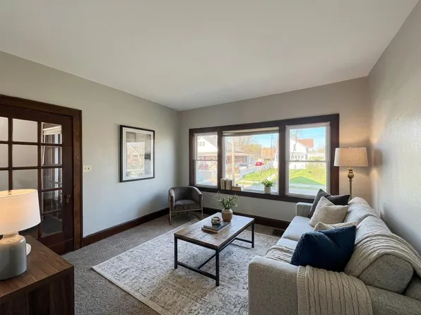 1128 Irving Pl, Racine, WI 53403