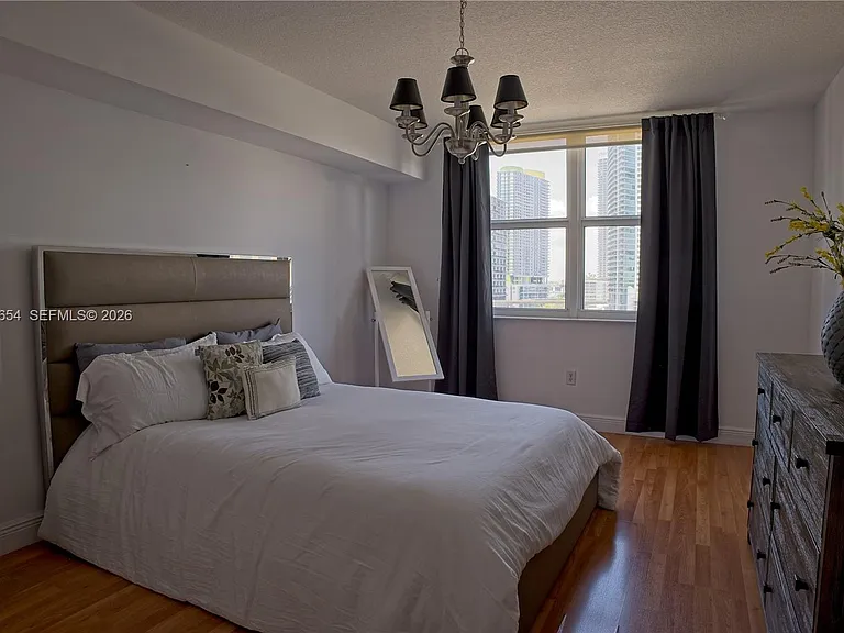 31 SE 5th Ave #1203 — Photo 11