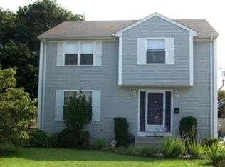 16 Avon St, Pawtucket, RI 02860