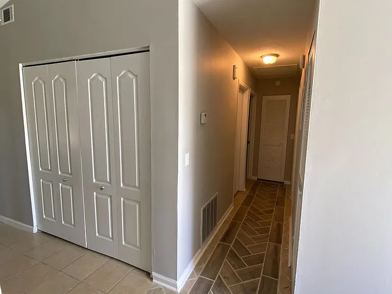 239 Pointe South Dr — Photo 10
