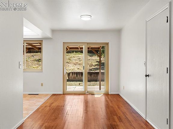 5th image of 1827 Montezuma Dr