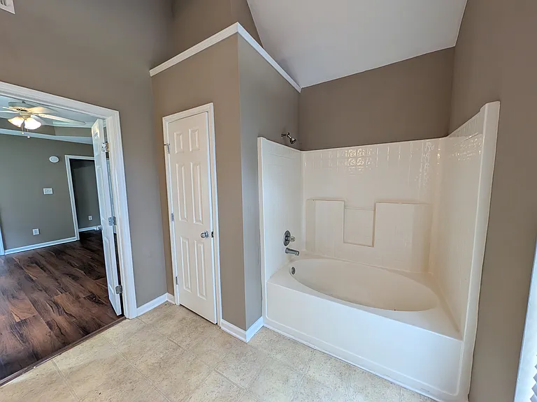 323 Forest Lakes Dr — Photo 8