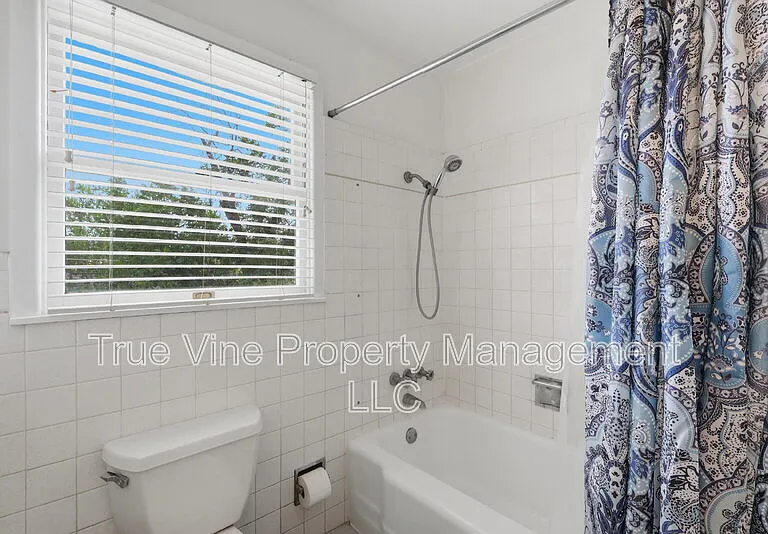 2423 W Gramercy Pl — Photo 36