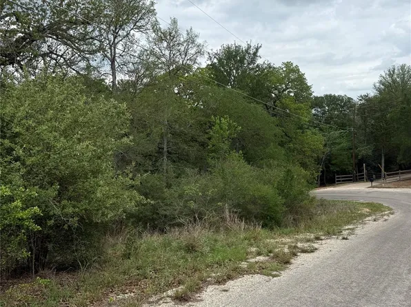 70 Kaelepulu Dr, Bastrop, TX 78602