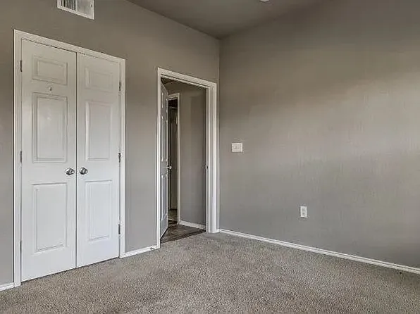 217 Harris Dr, Crowley, TX