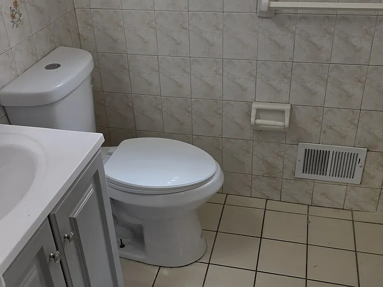 135 Seymour Ave #1 — Photo 9