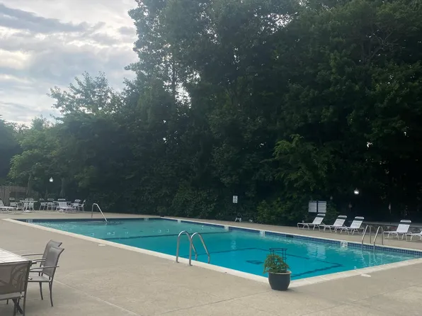 64 Main St APT 13B, Stoneham, MA 02180
