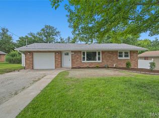 112 Midway Ave, Cottage Hills, IL 62018