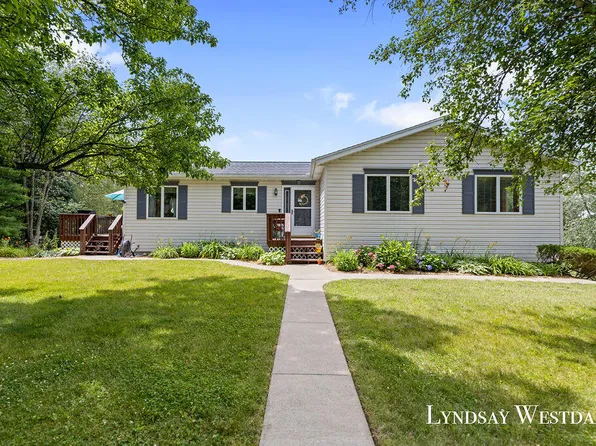 8896 E Ef Ave, Richland, MI 49083