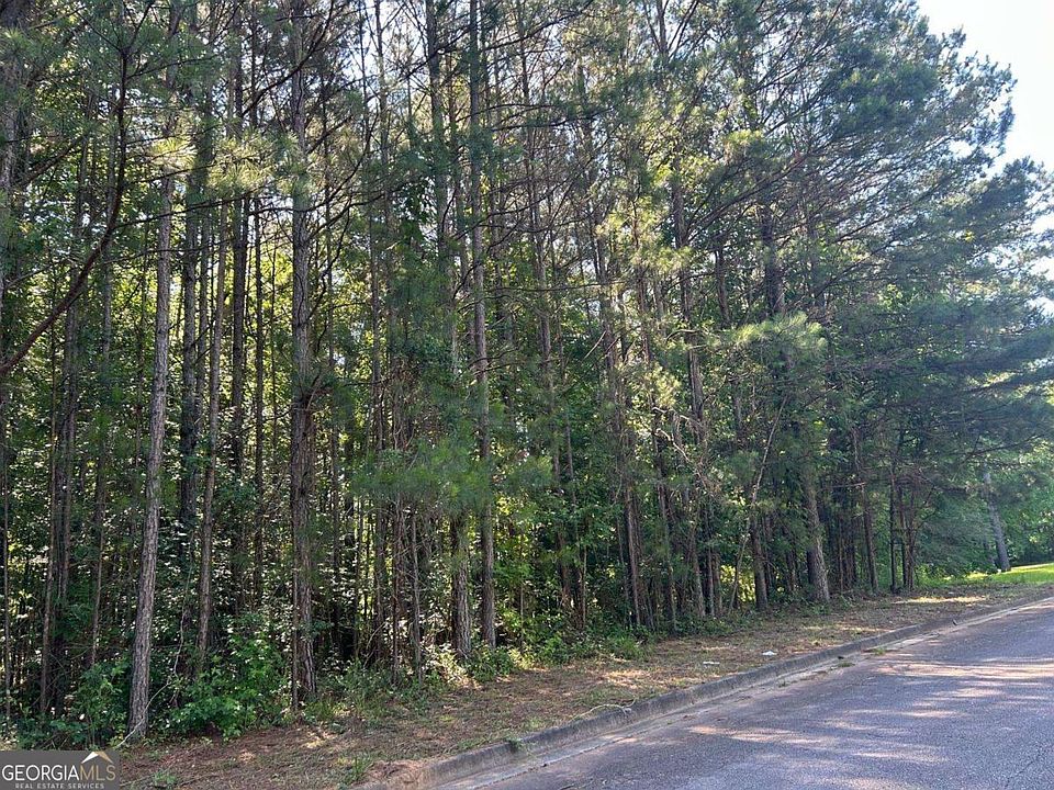 2nd image of 136 Harrison Pl