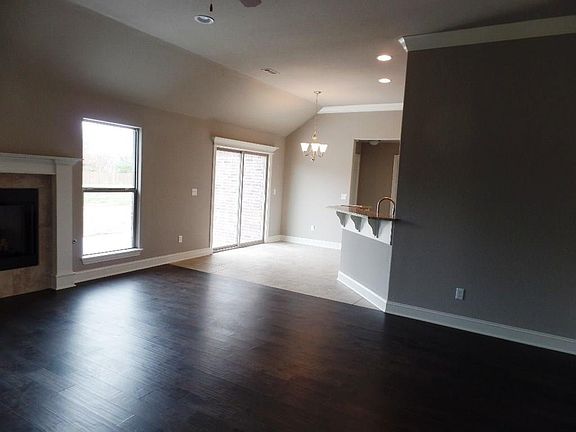 5th image of 2515 Aspen St