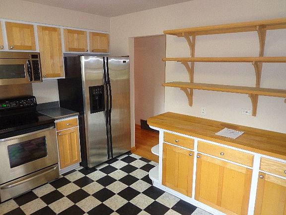 3rd image of 242 Harvey Ave
