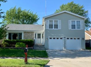 370 Boulder Dr, Glendale Heights, IL