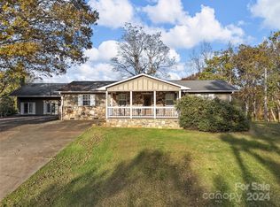 2627 Pea Ridge Rd, Mill Spring, NC 28756