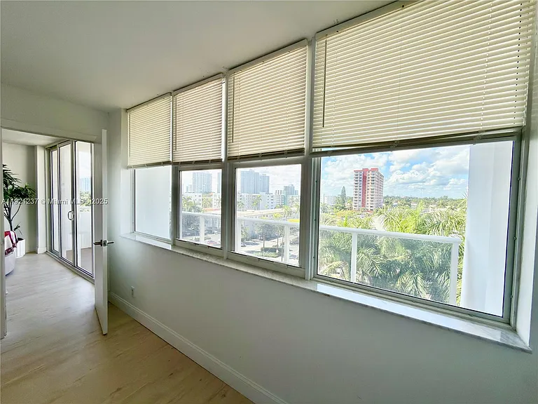 3140 S Ocean Dr #512 — Photo 32