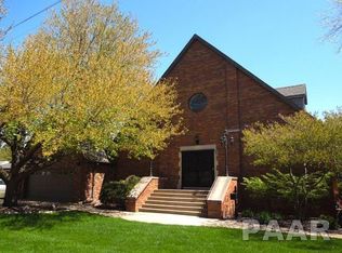 818 S Main St, Morton, IL 61550