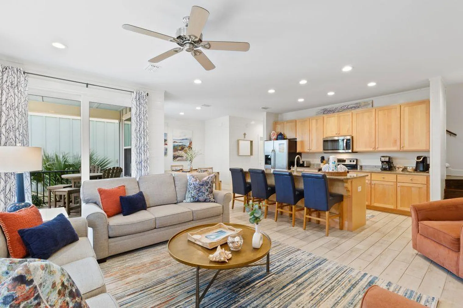 2 bed, 2.0 bath, 1291 sqft, $3,330 — Photo 2