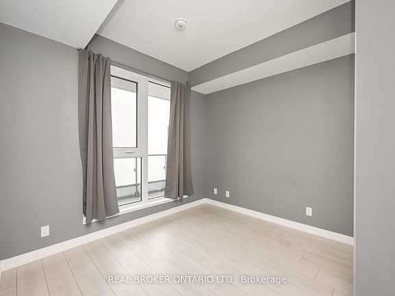 5th image of 950 Portage Park #5605