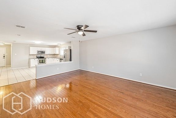 3rd image of 2611 Cattleman Dr